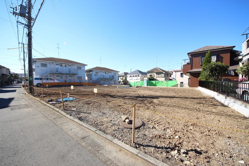 Local appearance photo. Local (11 May 2013) Shooting