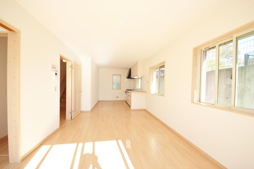 Same specifications photos (living). Same specifications