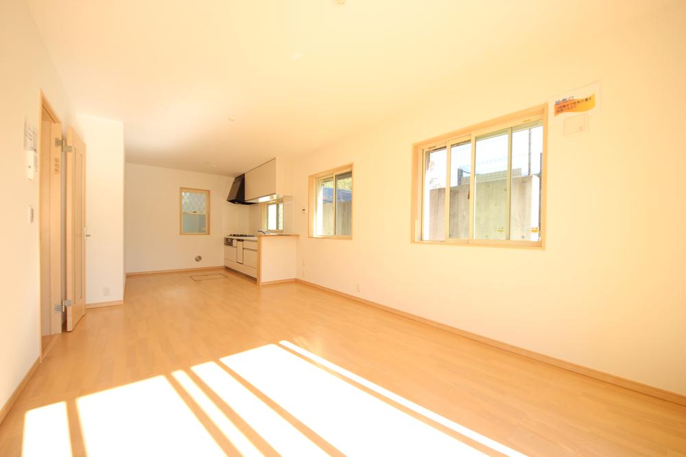 Same specifications photos (living). Same specifications