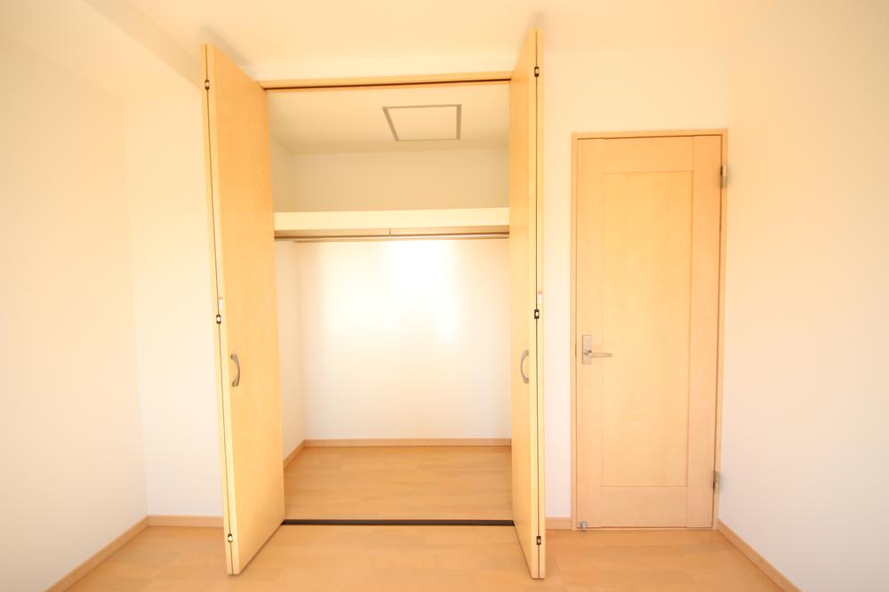 Receipt. Same specifications Western-style housing