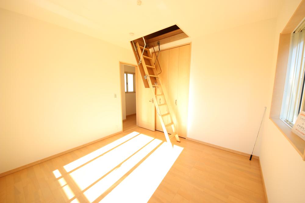 Non-living room. Western style room With attic Same specifications