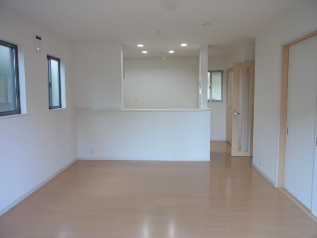 Living. 16 Pledge of LDK, Face-to-face kitchen with a feeling of opening!