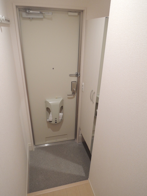 Entrance. ◇ entrance ◇