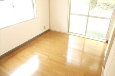 Other room space. Bright rooms with two faces lighting (* '▽')