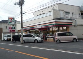 Convenience store. 320m to Seven-Eleven (convenience store)