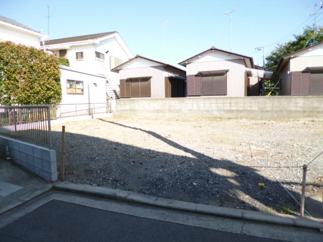 Local photos, including front road. Local (September 2013) Shooting