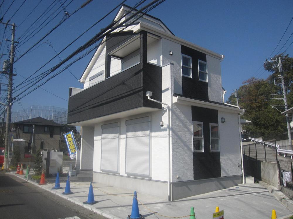 Local appearance photo. 1 Building. (November 2013) Shooting