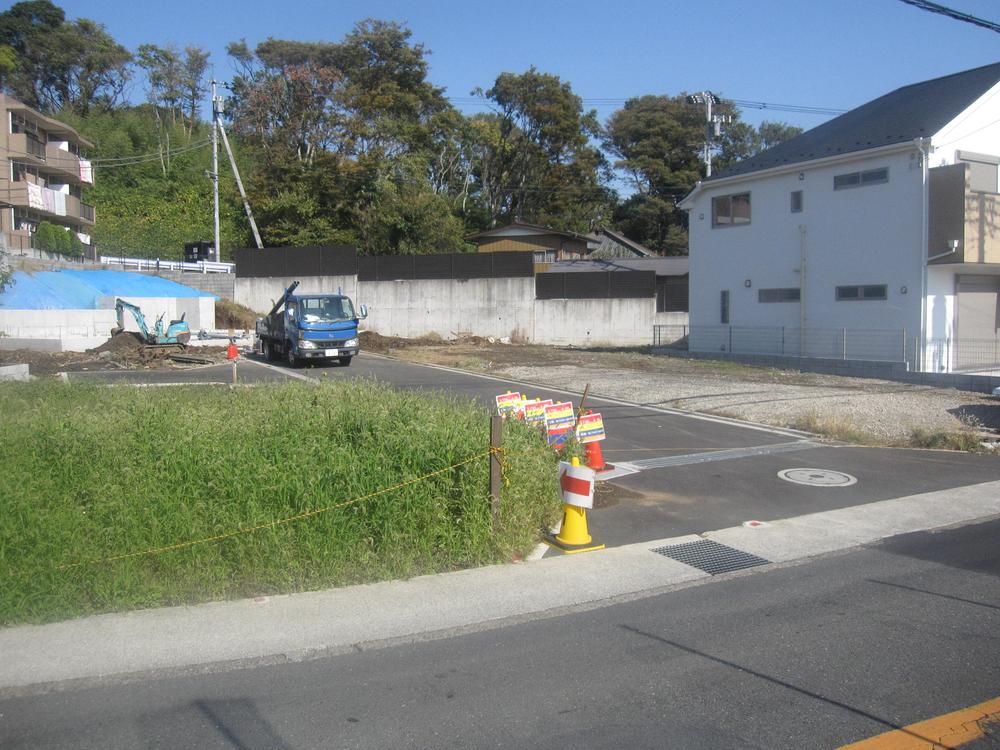 Local photos, including front road. All are seven buildings of the local. (November 2013) Shooting