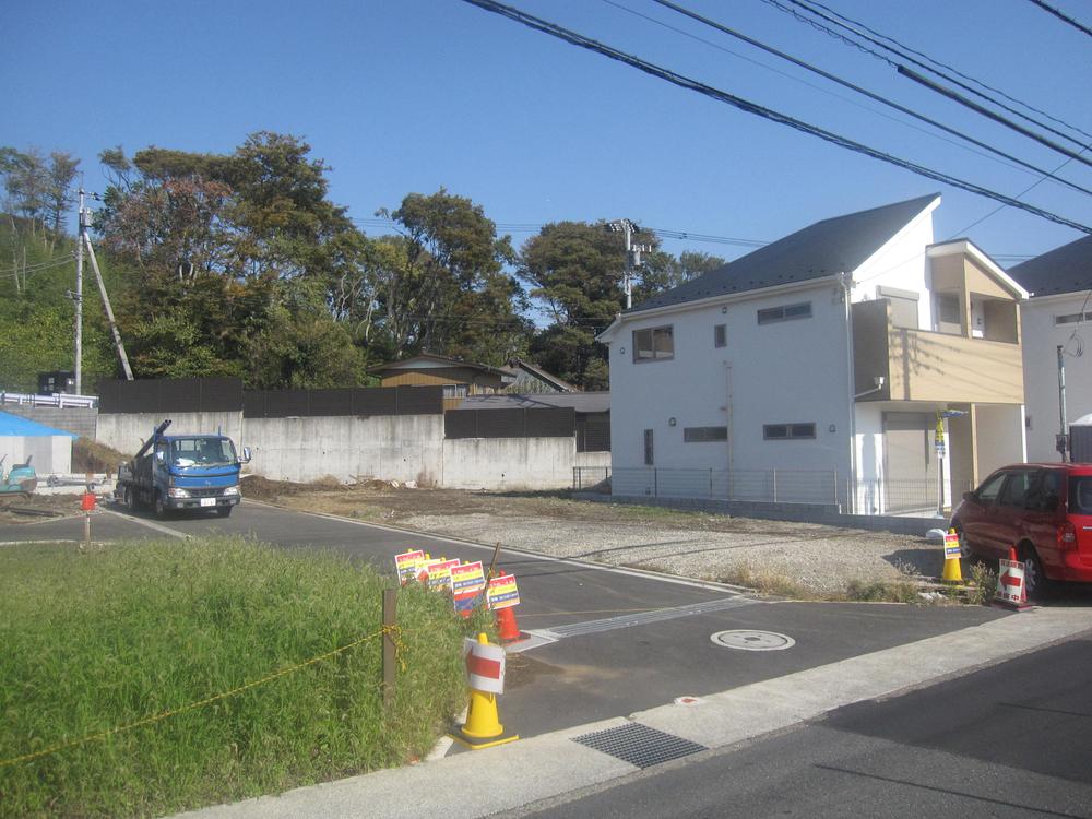 Local photos, including front road. 3 ・ 4 ・ 7 Building of local (11 May 2013) Shooting