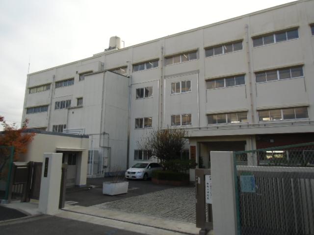 Primary school. Shinbashi to elementary school 1270m