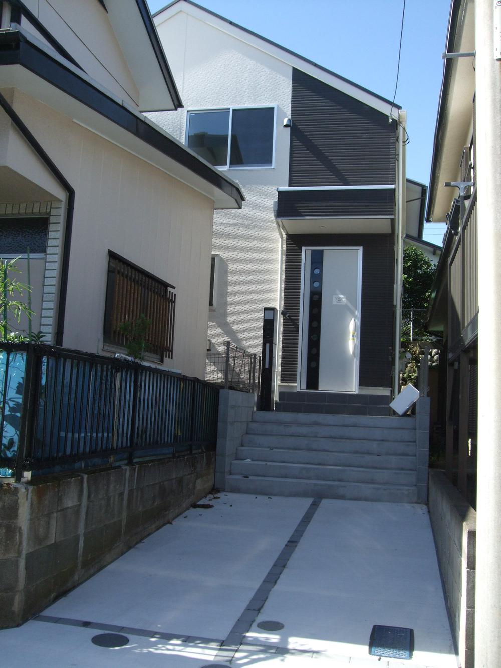 Local appearance photo. Local (10 May 2013) Shooting