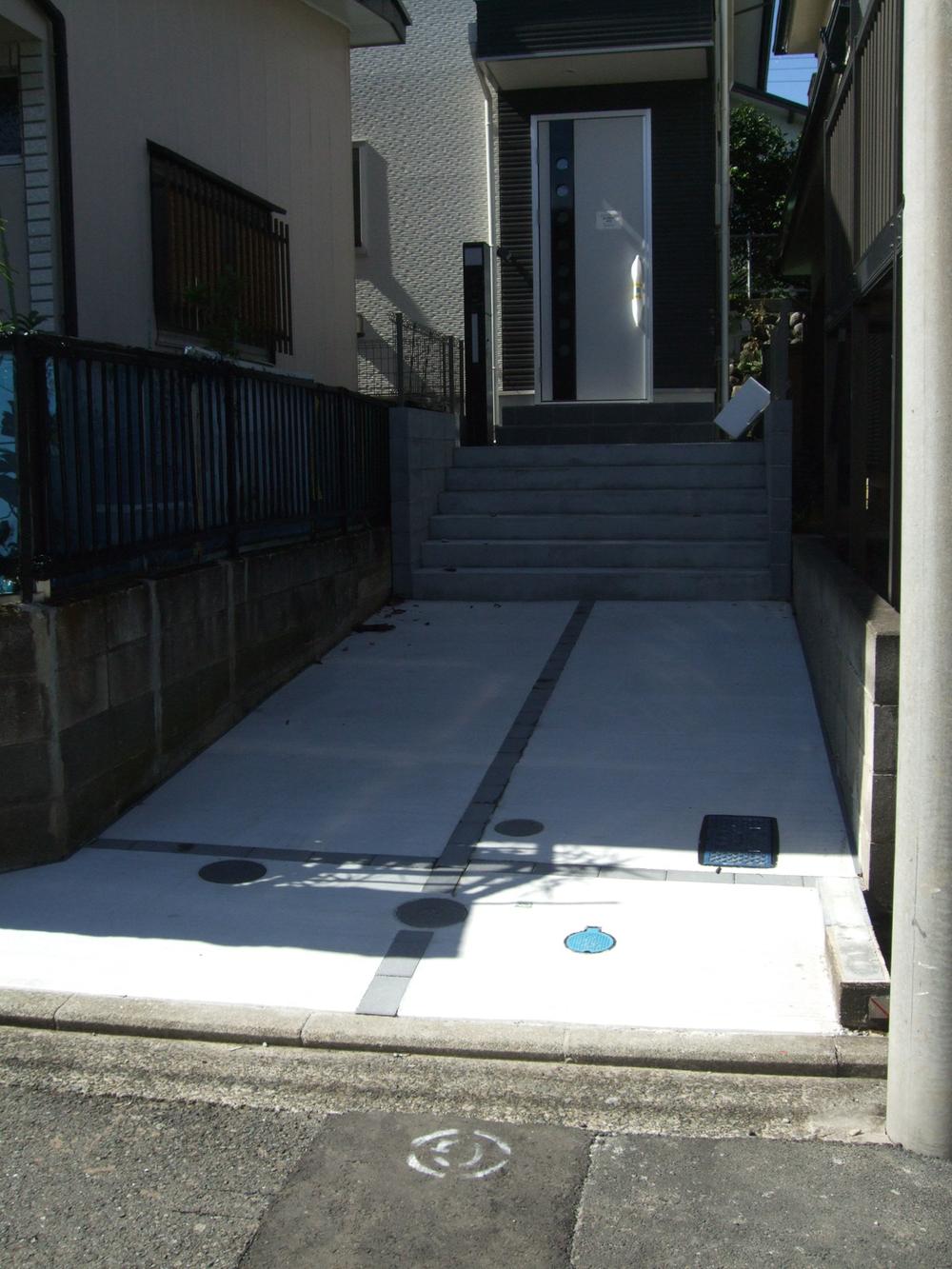 Parking lot. Local (10 May 2013) Shooting