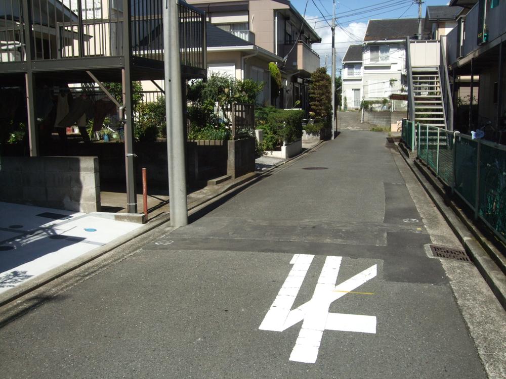 Local photos, including front road. Local (10 May 2013) Shooting