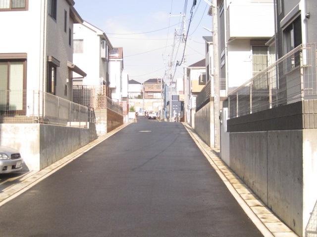 Local photos, including front road. Local (12 May 2013) Shooting