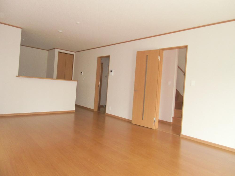 Same specifications photos (living). Same specifications