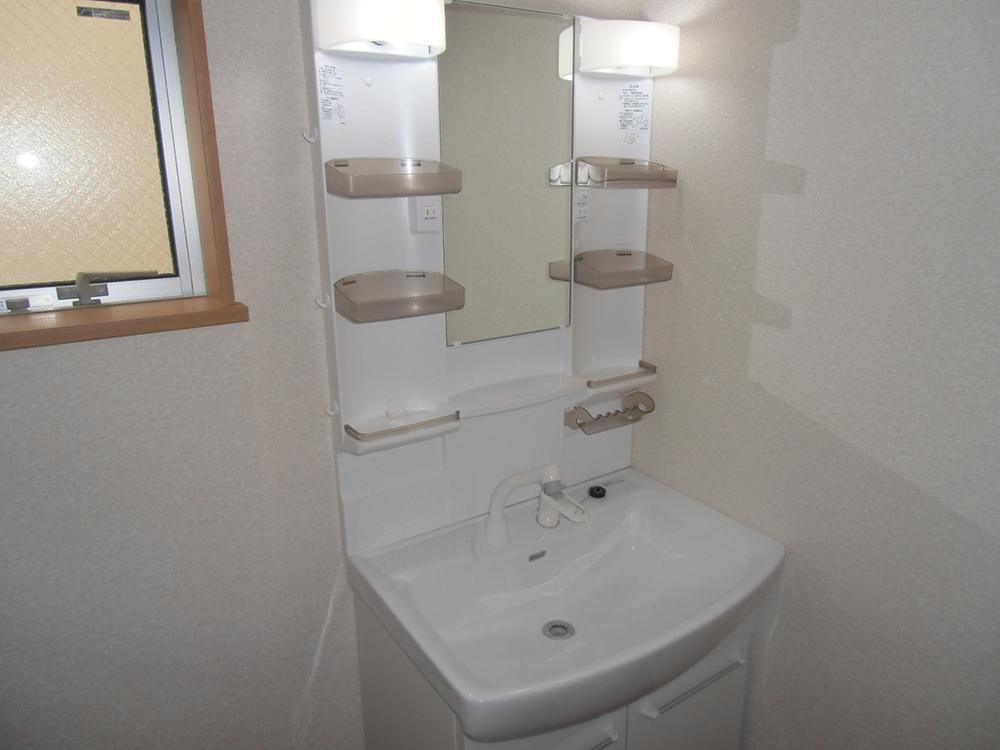 Wash basin, toilet. Same specifications