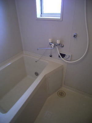 Bath. The bathroom is with a course Reheating function