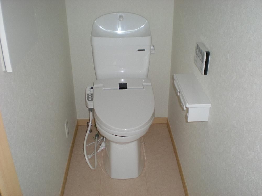 Toilet. Indoor (September 2013) Shooting