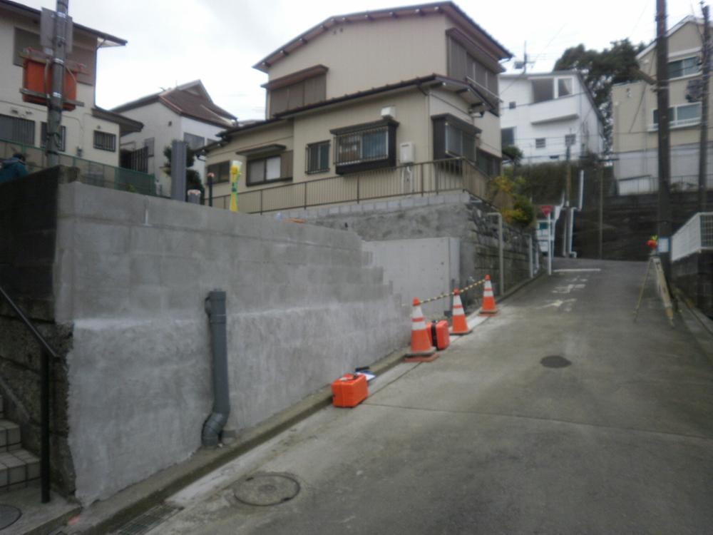 Local photos, including front road. Local (12 May 2013) Shooting