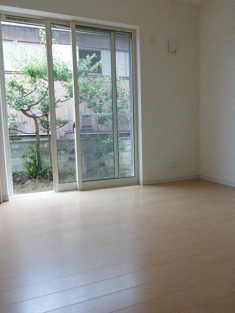 Non-living room. Indoor (August 13, 2013) Shooting