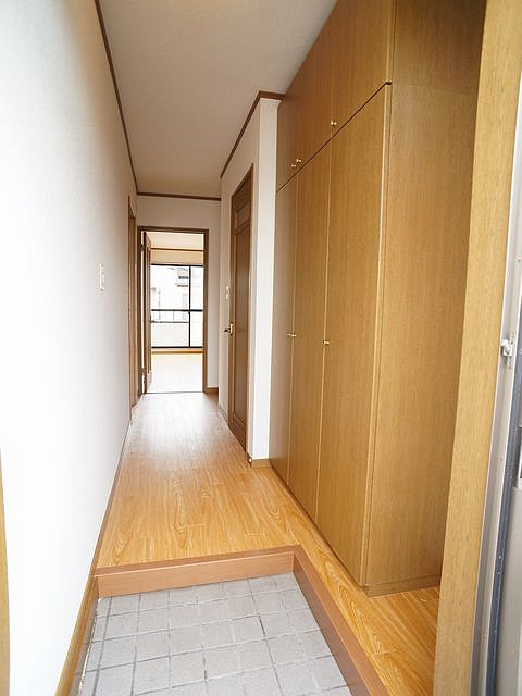 Entrance. Entrance hall