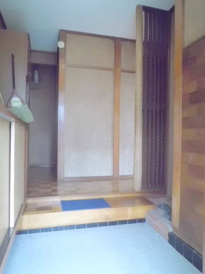 Entrance. Spacious entrance space