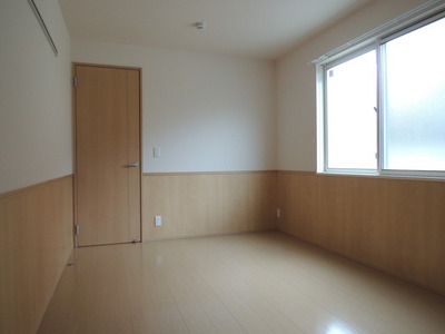 Living and room. Western-style 6 Pledge