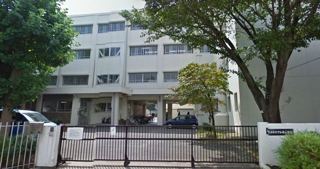 Primary school. 666m to the bottom Izumi elementary school (elementary school)