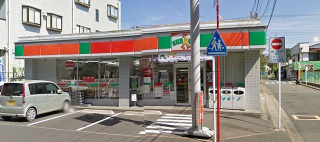 Convenience store. 400m until Thanksgiving (convenience store)