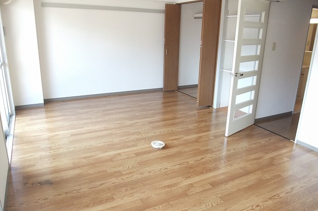 Living and room. Per day is good and feels good