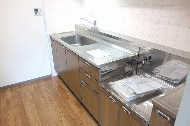 Kitchen. Independent kitchen (* '▽')