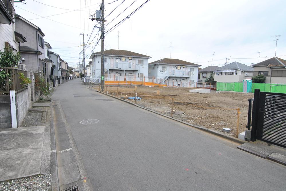Local photos, including front road. Breadth of the land, ^^ Please check the surrounding environment in the field Staff of land factories will guide you