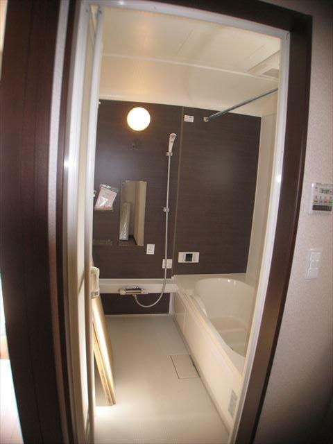 Bathroom. Happy to your laundry on a rainy day with a ventilation drying heating!