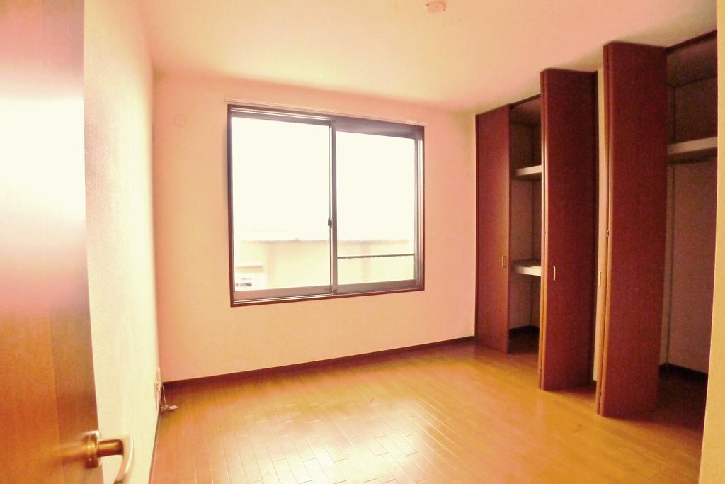 Other room space. North of the Western-style closet with storage