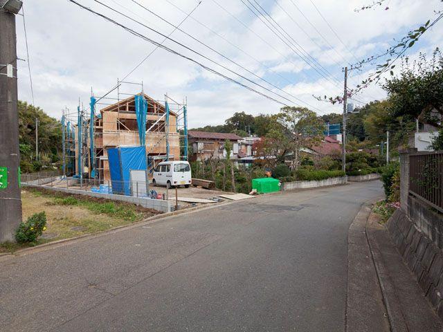 Local photos, including front road. appearance