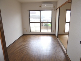 Living and room. Hiroshi 6 Pledge