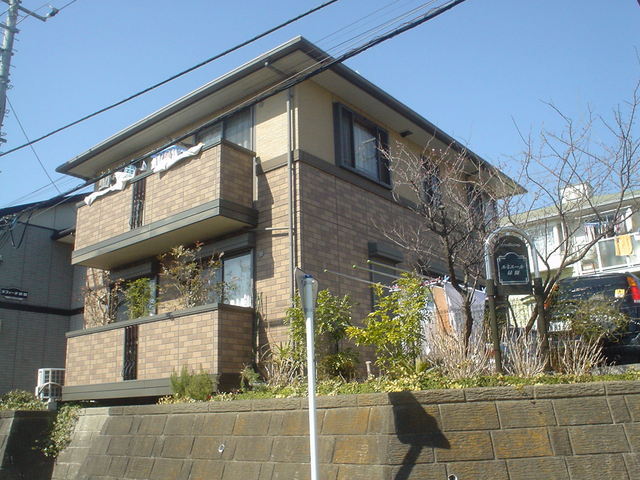 Building appearance. Living environment favorable! !