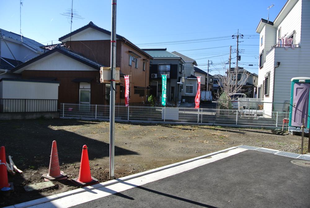 Local photos, including front road. Local (12 May 2013) Shooting