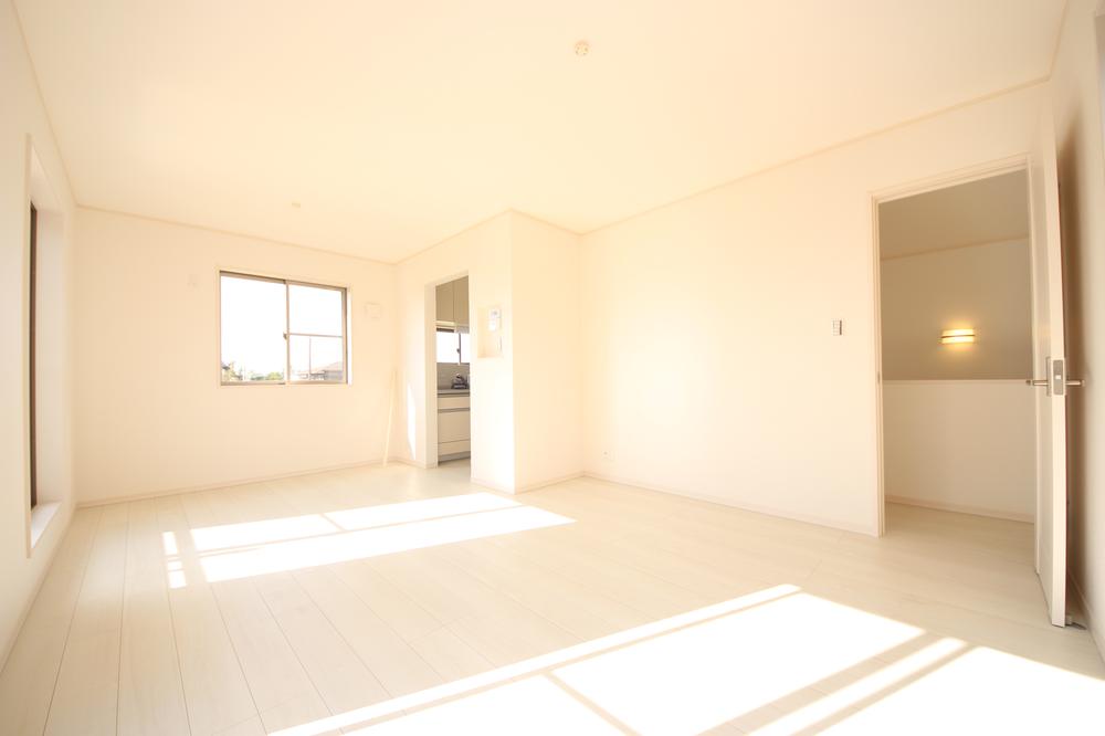 Same specifications photos (living)