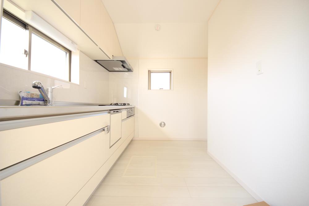 Same specifications photo (kitchen)