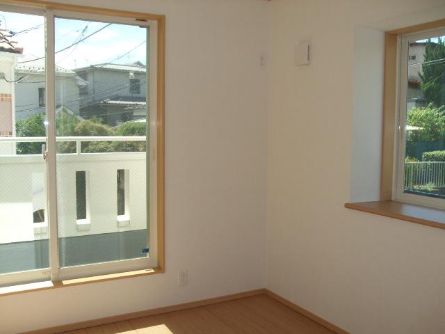 Non-living room. Local (September 2013) Shooting