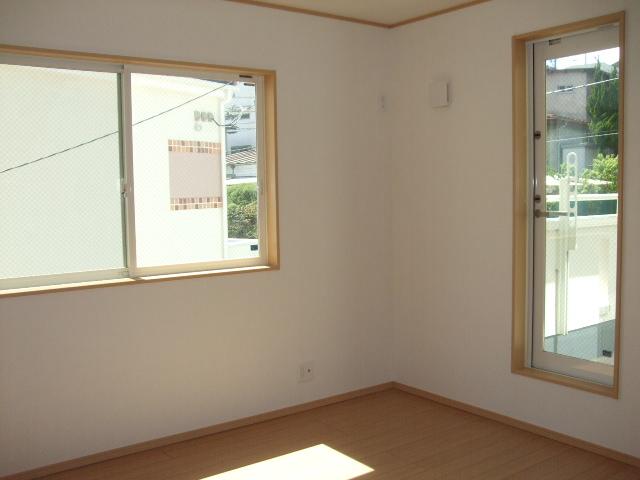 Non-living room. Local (September 2013) Shooting