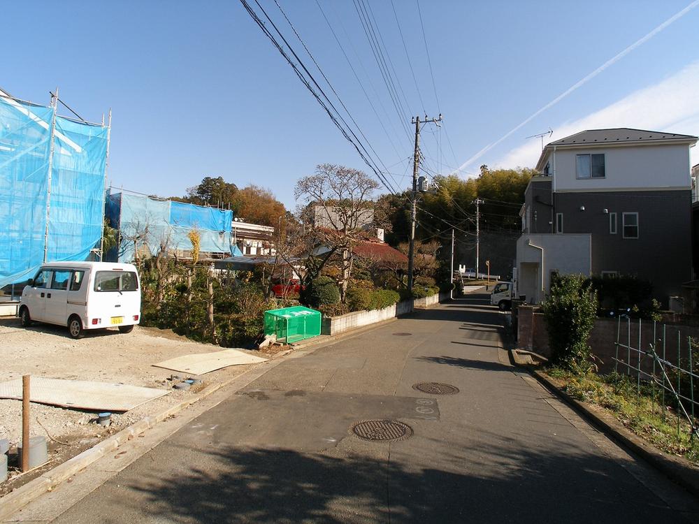 Local photos, including front road. We parked in the road spacious is good effortless!