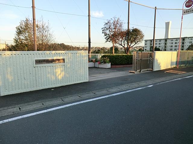 Junior high school. 300m to Yokohama Municipal Gumizawa junior high school