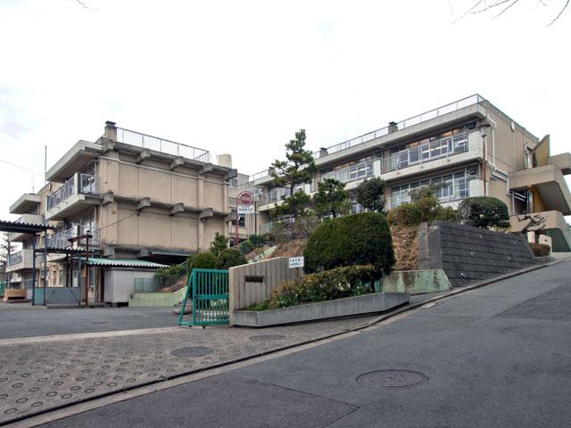Junior high school. 1500m to Yokohama City Tachioka Tsu junior high school