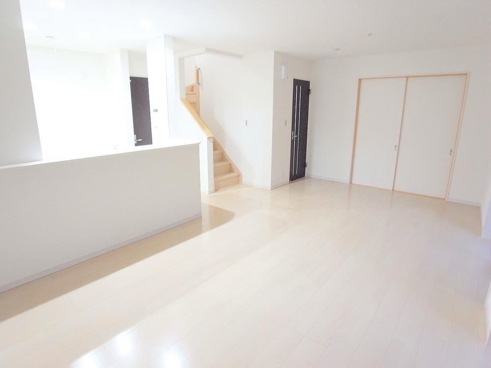 Living. Guests can relax in the Japanese-style room of the adjoining rooms! (December 2013) Shooting