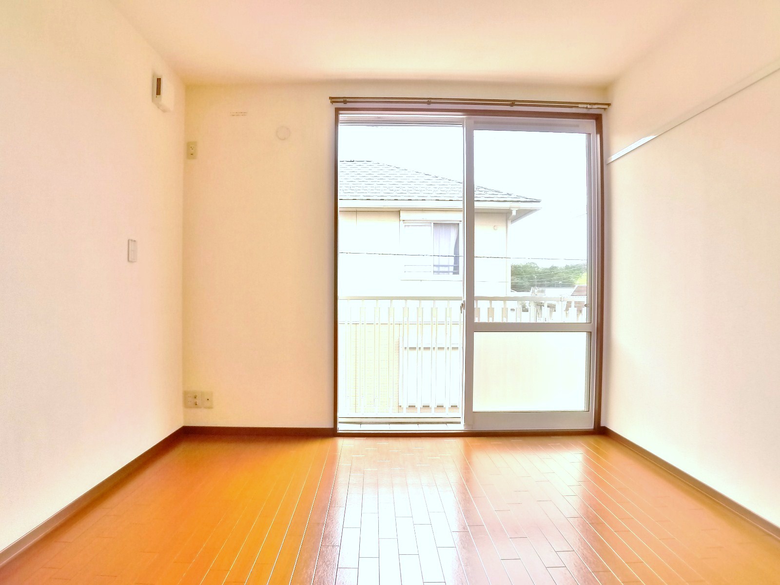 Living and room. It is the second floor of the east side Western-style 7.2 Pledge with storage