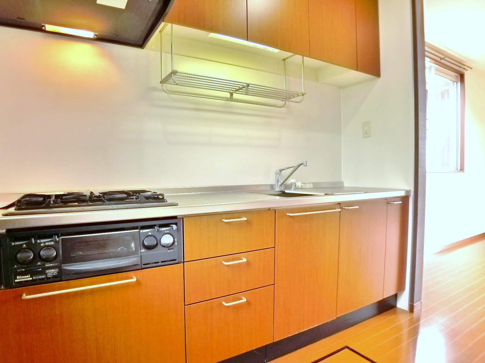 Kitchen. System kitchen is a gas stove with a propane gas equation