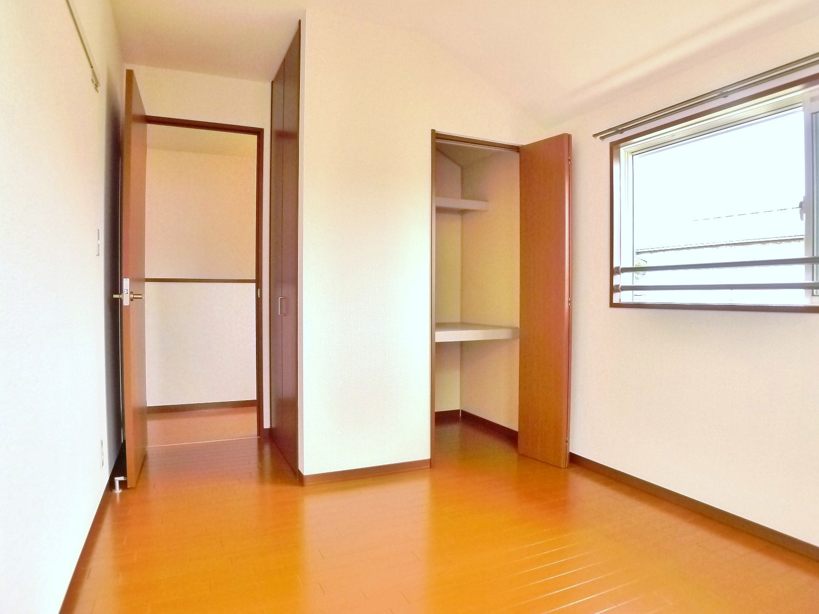 Receipt. It is the second floor of the north side of Western-style 5.2 Pledge with storage