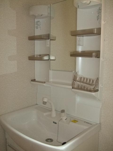 Wash basin, toilet. Indoor (September 2013) Shooting